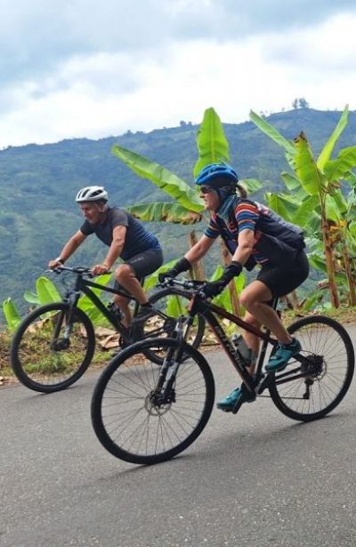 Kimberly Mygatt Cycling on the  tour with redspokes