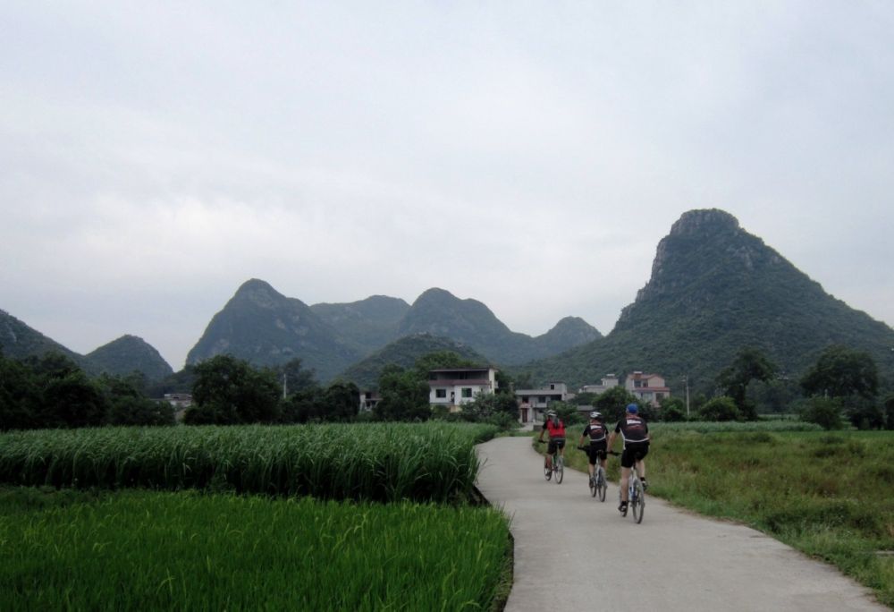 Road to Giulin, Guangxi