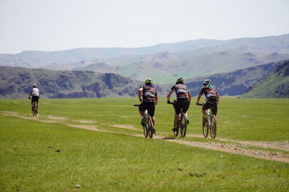 Cycle Mongolia on the Mongolia Bulgan cycling tour