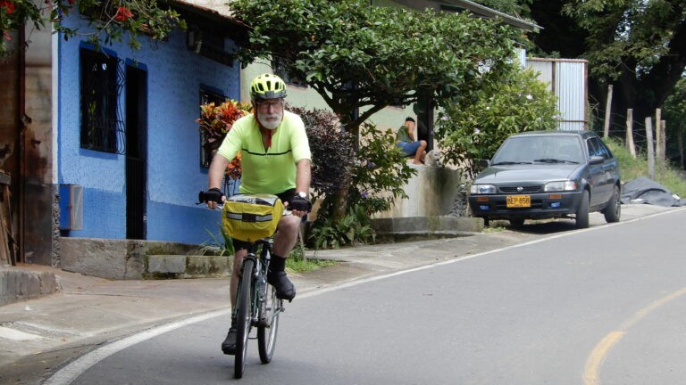 4 star review from John Lingford, London, England, UK