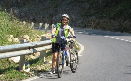 5 star review from Nicola Hardie, Paris, France