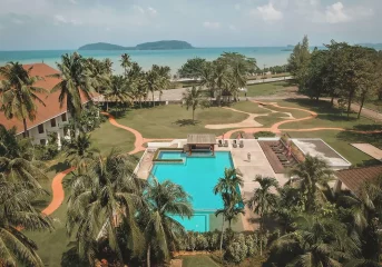 Pharadonphap Beach